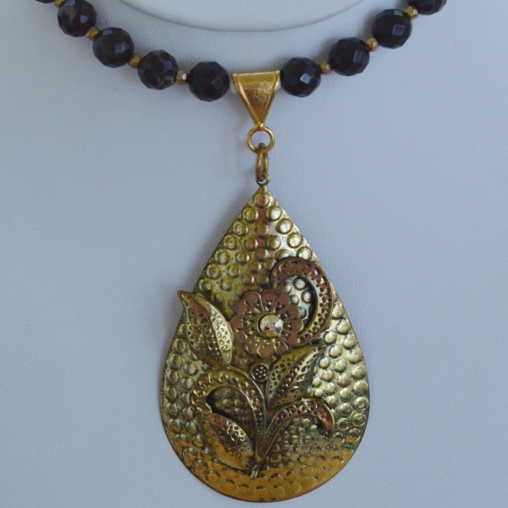 Brass tone Floral Pendant Beaded Choker